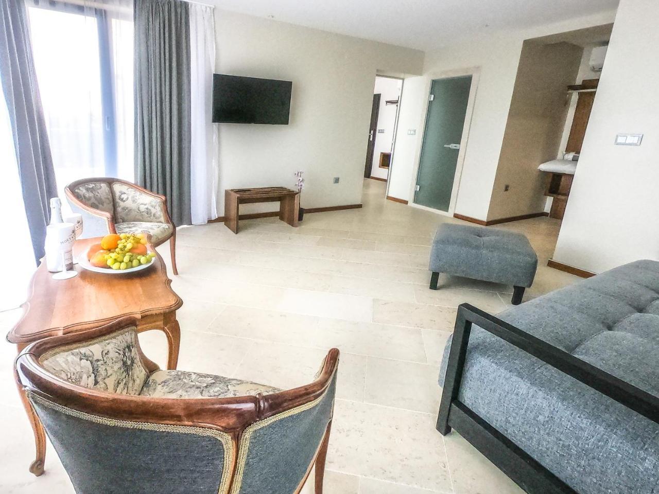 Villa Ambra Tyulenovo Bagian luar foto